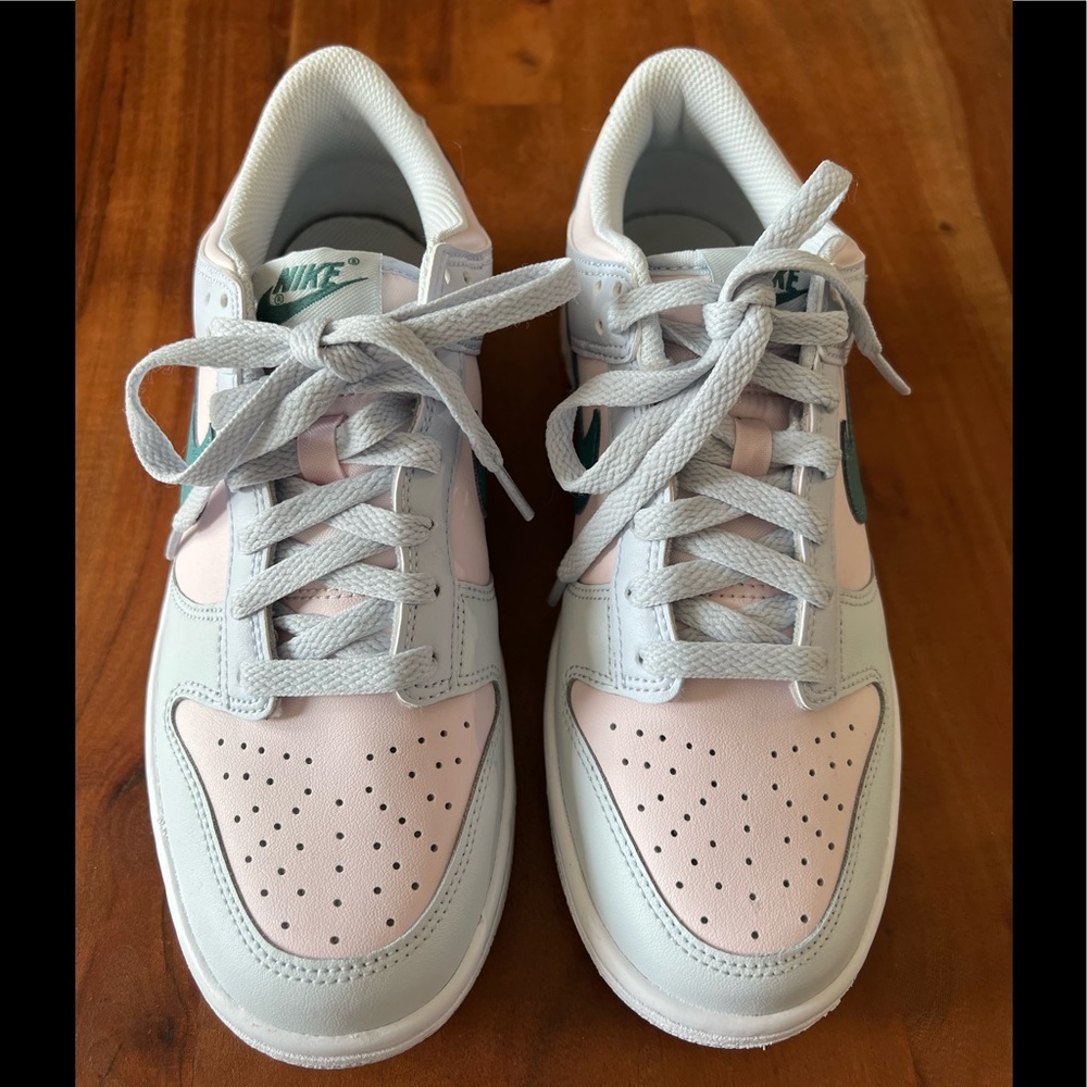 Nike Dunk Low
Big Kids' Shoes.